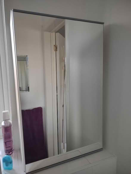 Photo of free IKEA Lillången bathroom cabinet with mirrored door. (Chaulden HP1) #1
