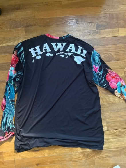 Photo of free Men’s sun guard long sleeve XL (Clinton Hill, Brooklyn) #3