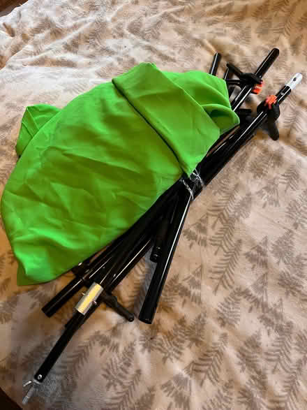 Photo of free Green screen fabric with metal stand (Fairfield LA1) #1
