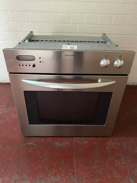 Photo of free Electrolux single oven (Richmond TW9) #1