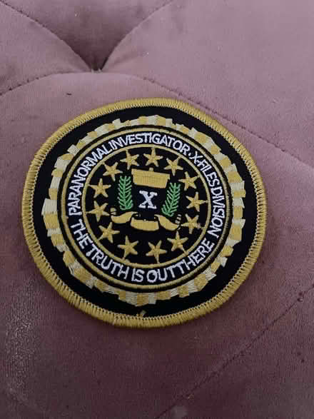 Photo of free X-files iron on badge (Barry CF62) #1