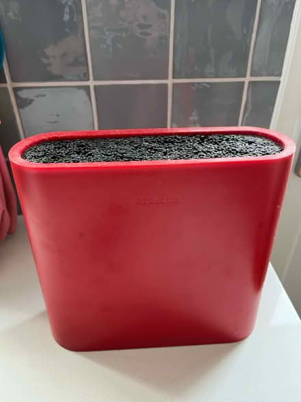 Photo of free Kitchen knife stand (SE19) #1