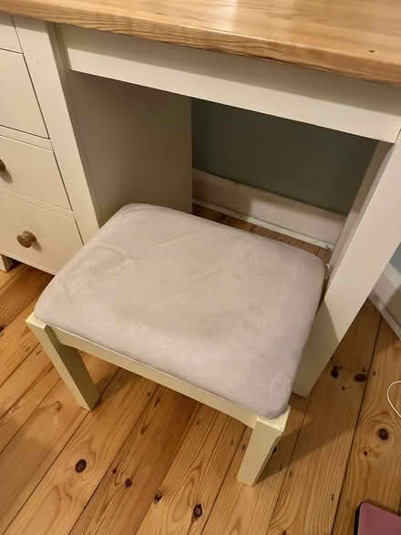 Photo of free Dressing table with mirror and stool (Twickenham TW2) #4