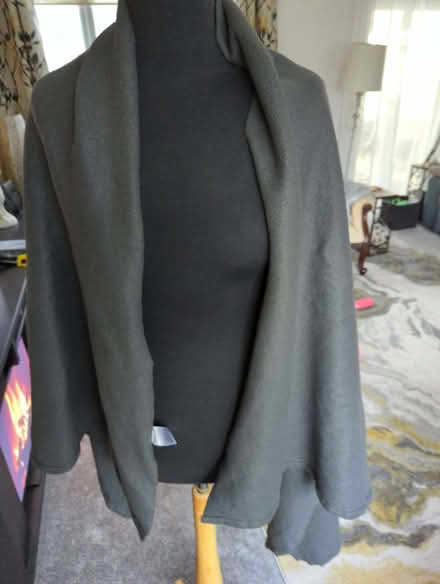 Photo of free Wrap or small blanket / throw (Woodloes Park CV34) #1