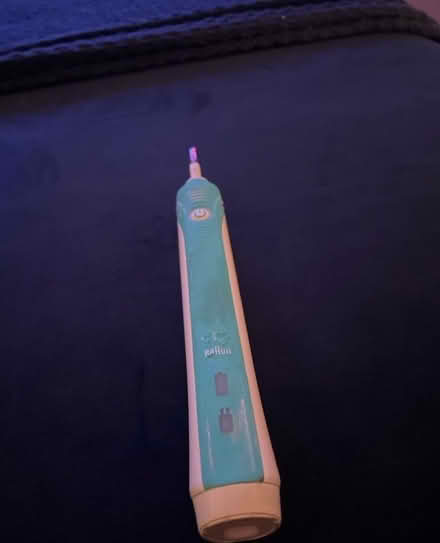 Photo of free Braun oral b toothbrush (East Dulwich SE22) #1