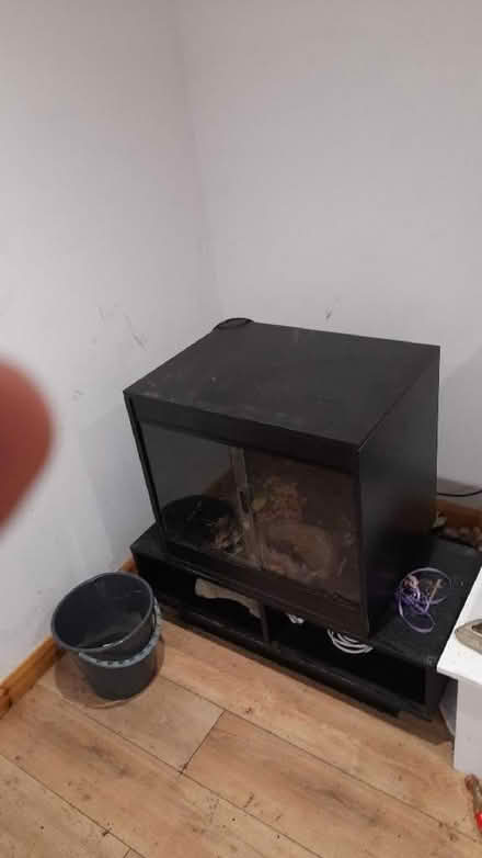 Photo of free Reptile enclosure n light n light bulb (Semilong) #1