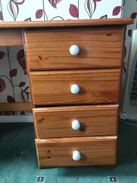 Photo of free Desk (Bury Park LU1) #4