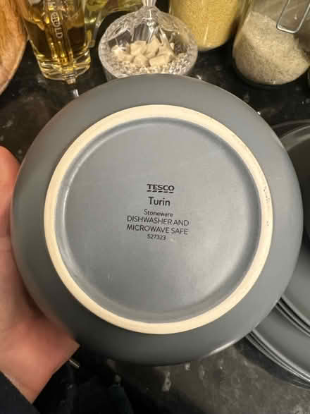 Photo of free 12 stoneware plates and bowls set (Sw8 2qt) #3
