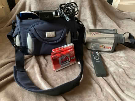 Photo of free Samsung Hi-8 Camcorder NW11 (Hampstead Garden Suburb NW11) #1