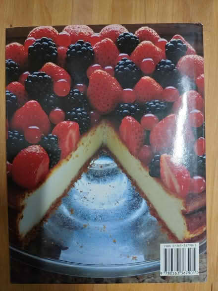 Photo of free Mary Berry's ultimate cake book (CB4) #2