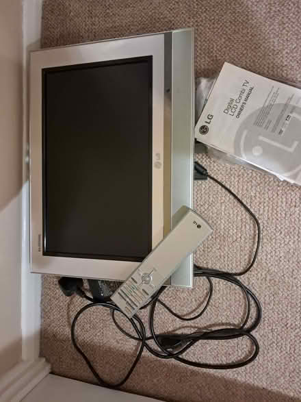 Photo of free LG 17" Tv (Lower Earley RG6) #1
