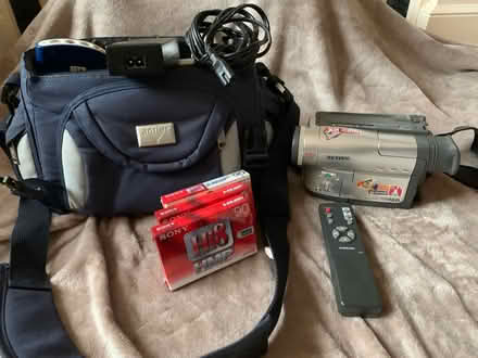 Photo of free Samsung Hi-8 Camcorder NW11 (Hampstead Garden Suburb NW11) #3