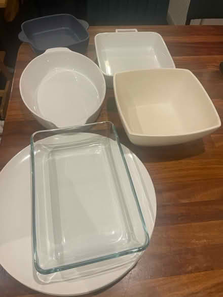 Photo of free Selection of oven dishes (Stockwell SW9) #1