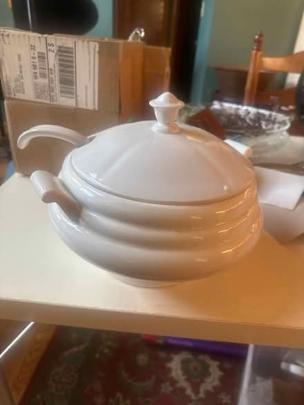Photo of free Soup tureen (NE Seattle) #1