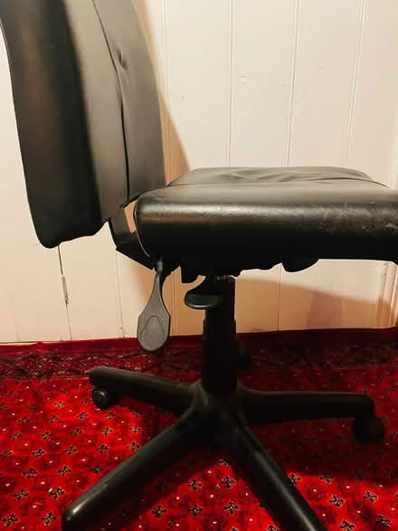 Photo of free Gamer / office chair (St Mary’s CO3) #3