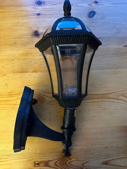 Photo of free Outdoor carriage-style lamp (Ashbourne DE6) #1