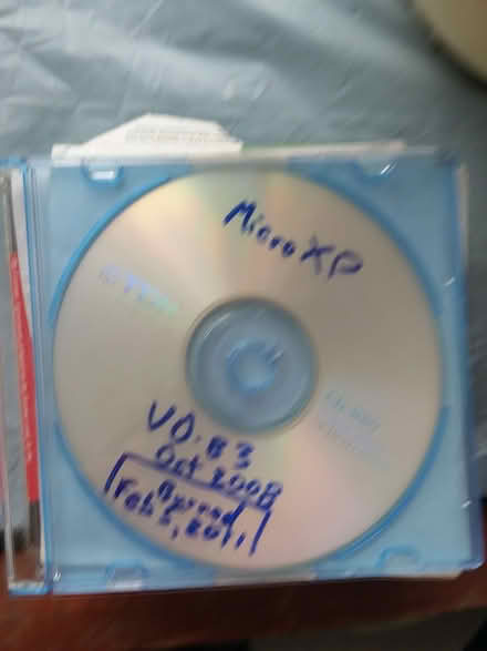 Photo of free CDs win95 win98 2000 Vista XP 7 (Ann Arbor near Hillside Terr.) #1