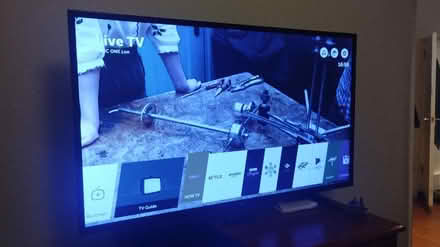 Photo of free 43 inch LG TV (faulty) (SW9 Stockwell) #1