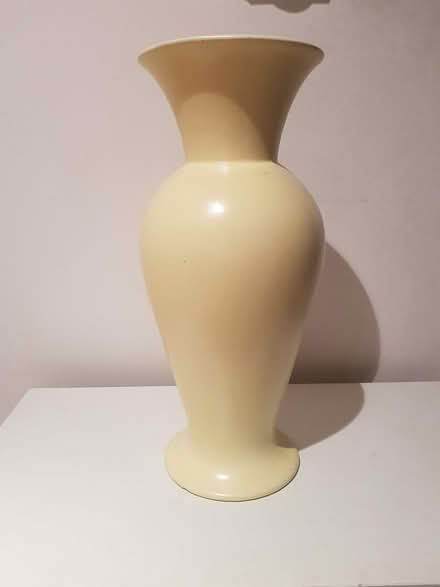 Photo of free Vase (Aldershot GU11) #1