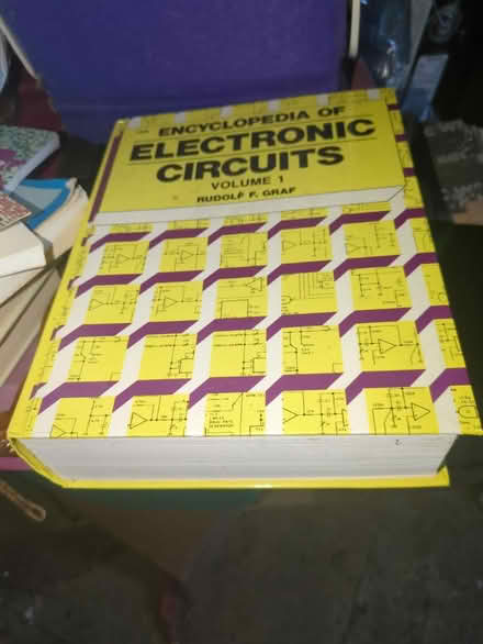 Photo of free Encyclopedia of electronic circuits (Leonardo/Middletown) #2