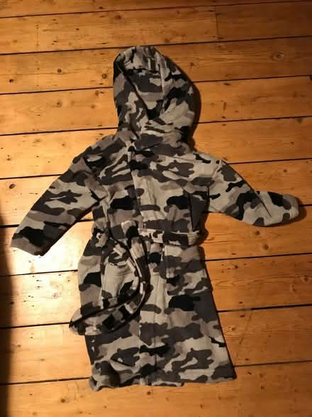Photo of free Age 8-9 dressing gown (E11 Leytonstone) #1