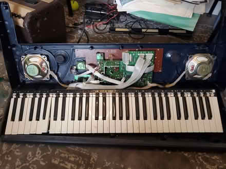 Photo of free Yamaha Keyboard PSR 262 (Old Ottawa East) #1