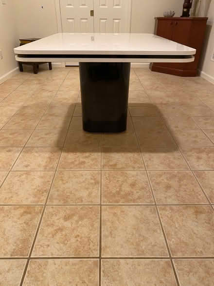 Photo of free Dining room table and chairs (Armonk,NY) #3