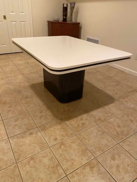 Photo of free Dining room table and chairs (Armonk,NY) #1