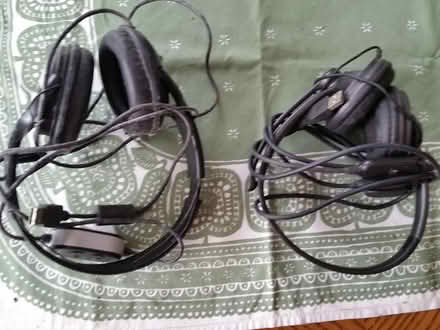 Photo of free two USB headsets mike over ear (Ann Arbor near Hillside Terr.) #1
