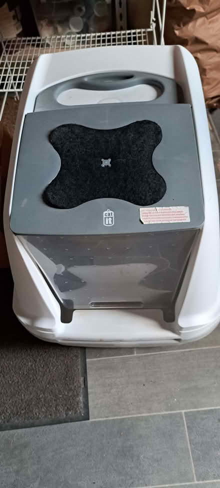 Photo of free Hooded cat litter tray (Presteigne LD8) #1
