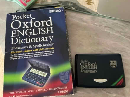 Photo of free Pocket Oxford English Dictionary Thesaurus and spellchecker (BT10) #4