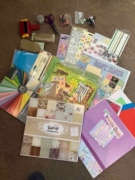 Photo of free scrapbooking/ card-making sundries (Lyndon Green B26) #1