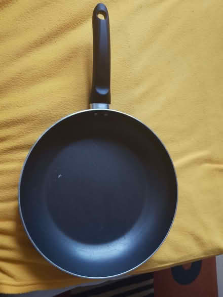 Photo of free Big frying pan (Morden SM4) #1