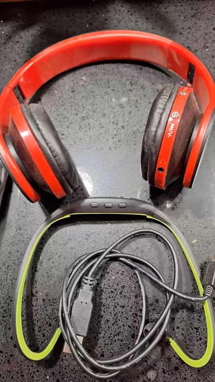 Photo of free Wireless headsets x 2 (Kempston MK42) #1