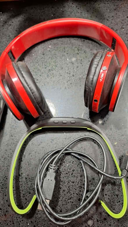 Photo of free Wireless headsets x 2 (Kempston MK42) #1