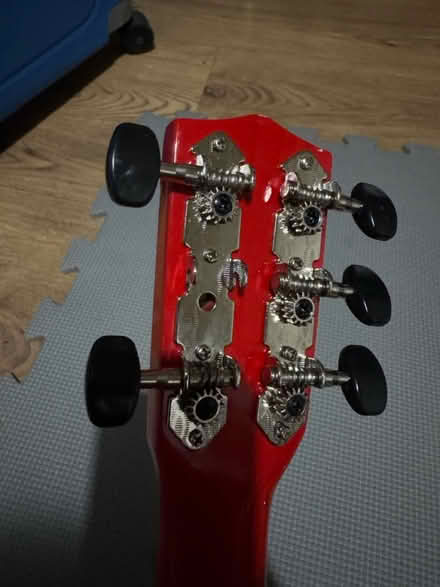 Photo of free Kid’s guitar with defects (West Ham E15) #3