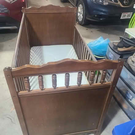 Photo of free Baby crib (Columbus) #1