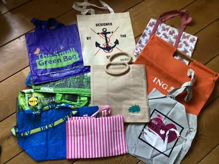 Photo of free Shopping bag collection (High Wycombe HP13, Amersham Rd) #1