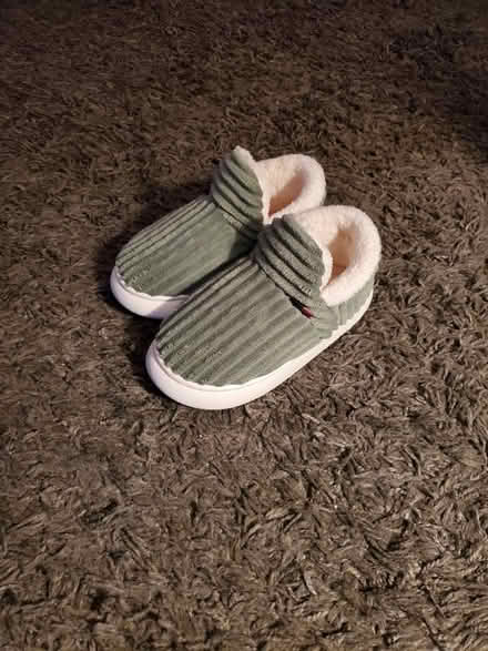 Photo of free Womens slippers (B26) #1