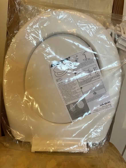 Photo of free Toilet seat and cover (Purley on Thames RG8) #1