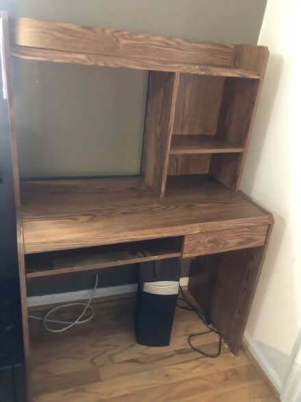 Photo of free Computer Desk (Shirlington, Arlington VA) #1