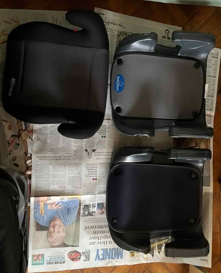 Photo of free 2 car seats and 3 booster seats (Roehampton SW15) #2
