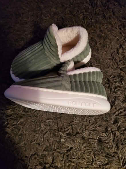 Photo of free Womens slippers (B26) #2