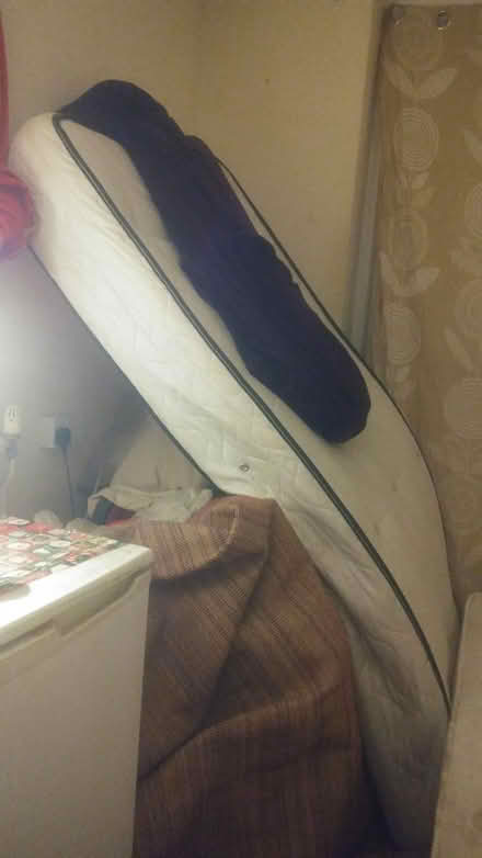 Photo of free massage bed,bed,rug,dish washer (Peckham Se15 6tz) #2