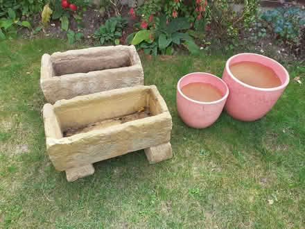 Photo of free Garden pots (Houghton Regis LU5) #1