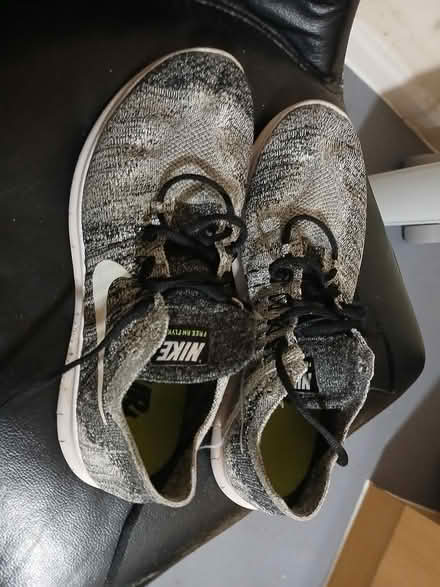 Photo of free Unisex shoes/ Size 7 (Southall) #2