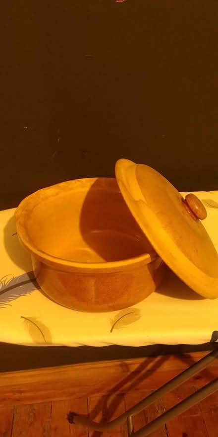 Photo of free earthenware casserole dish (New Street, Ludlow) #1