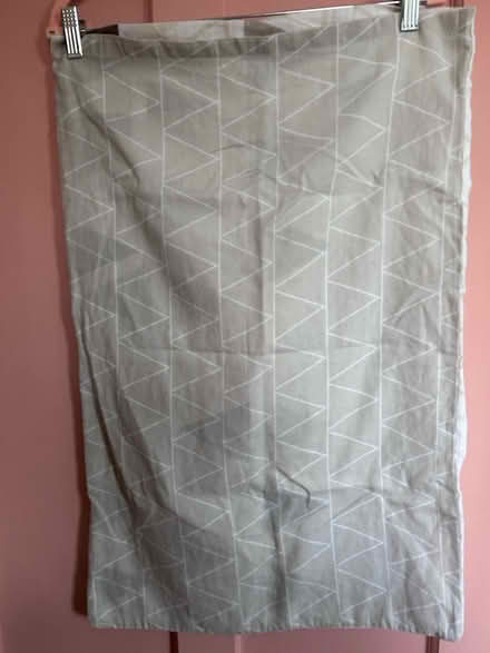 Photo of free Double duvet reversible (SE1) #4