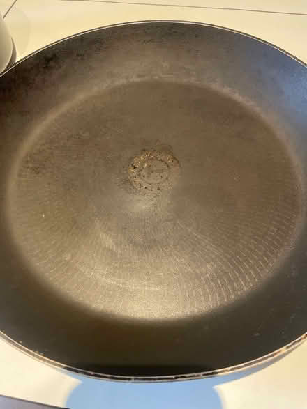 Photo of free 2 saucepans (E8) #3