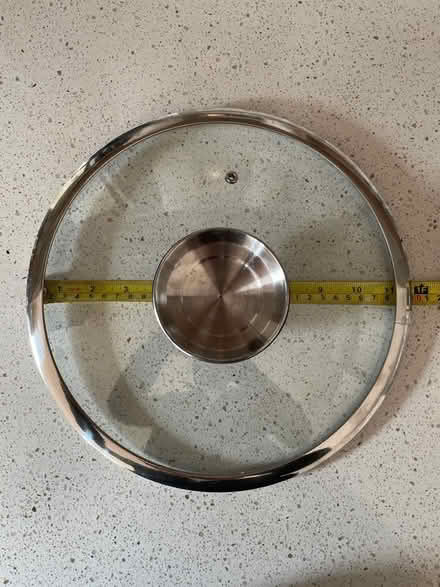 Photo of free Pan lid for 28cm pan (Stepney E1) #1